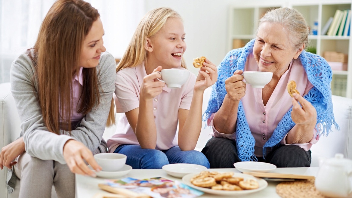 Czajnik elektryczny bezprzewodowy Metal srebrny 1L