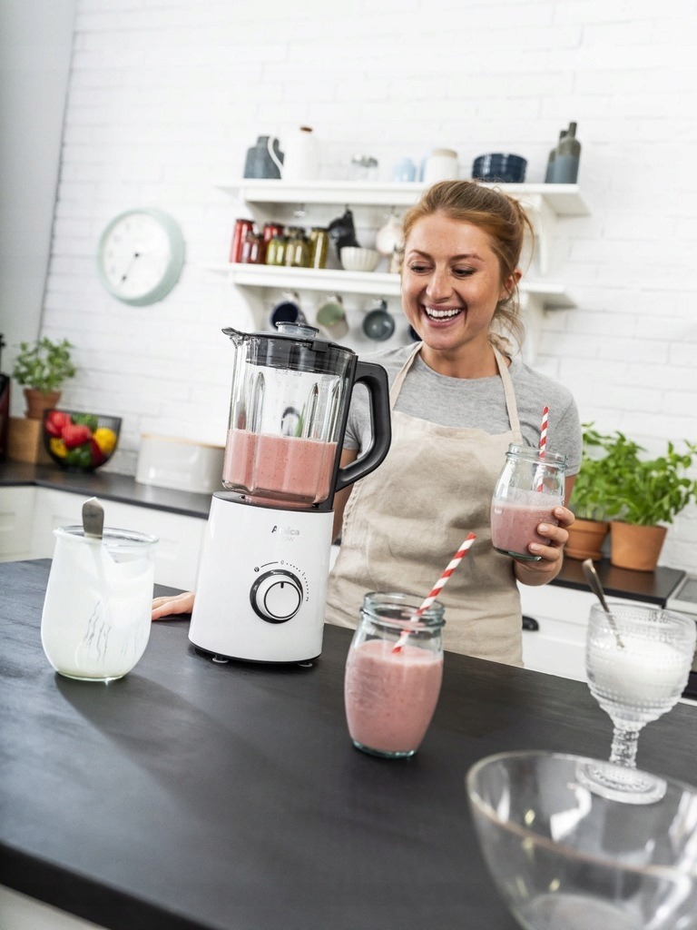 Blender kielichowy Amica BTM 3011 700 W biały