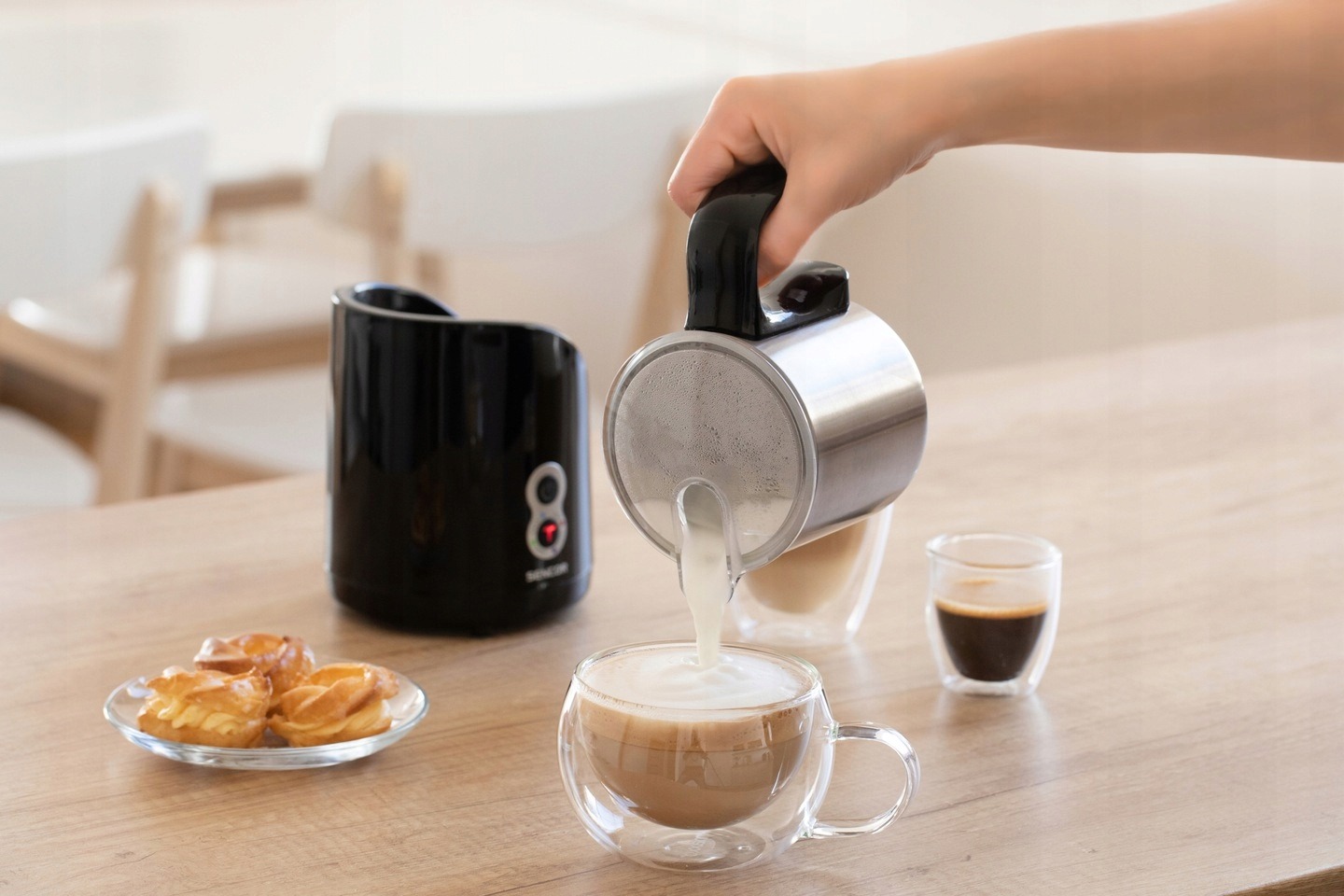 Podgrzewacz Spieniacz do mleka SMF4000B 650W 300ml