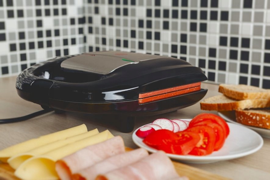 OPIEKACZ CERAMICZNY TOSTER Eldom ST11 750W Czarny