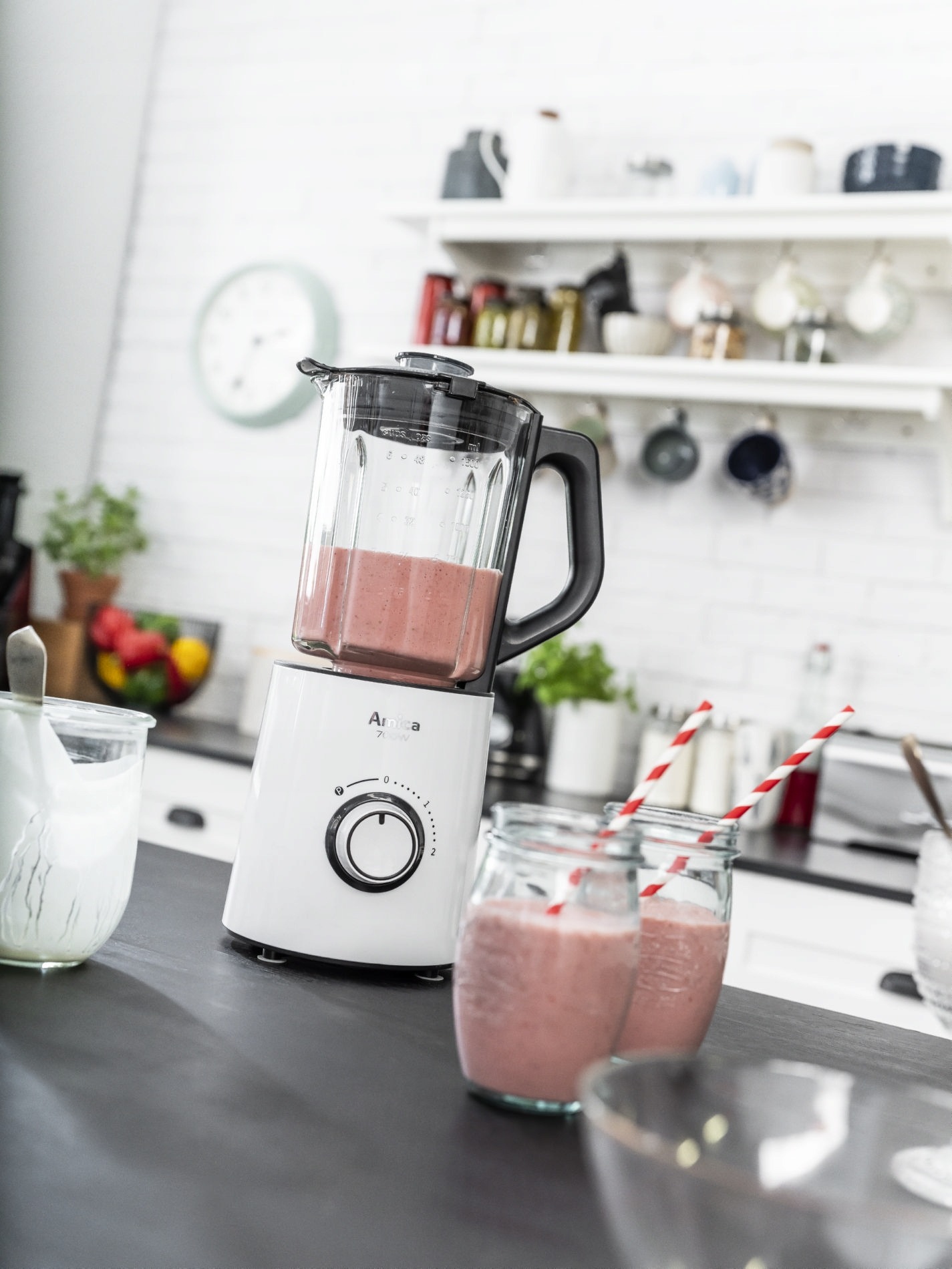Blender kielichowy Amica BTM 3011 700 W biały