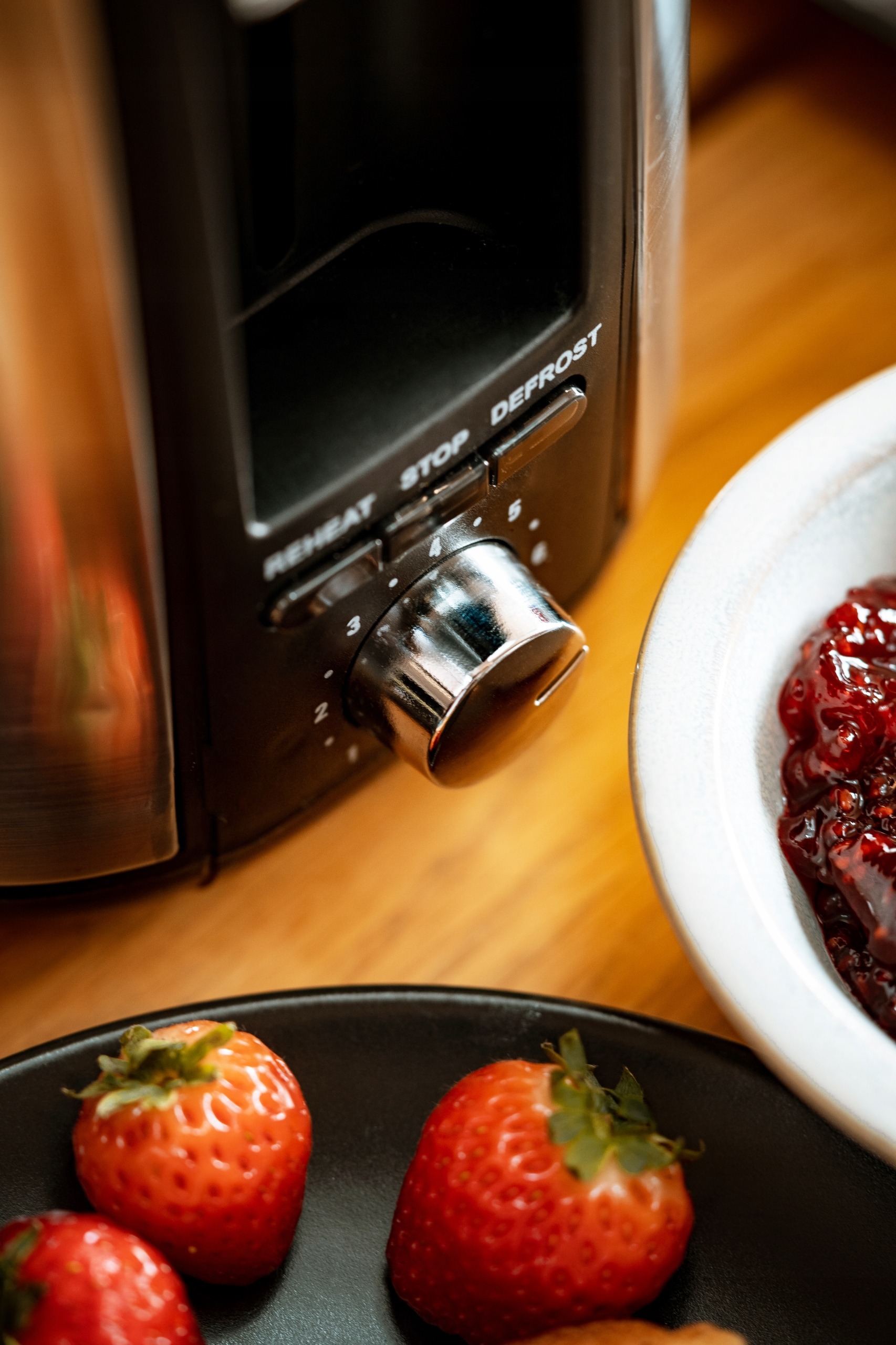 TOSTER OPIEKACZ REGULACJA OPIEKANIA 900W ADLER3214